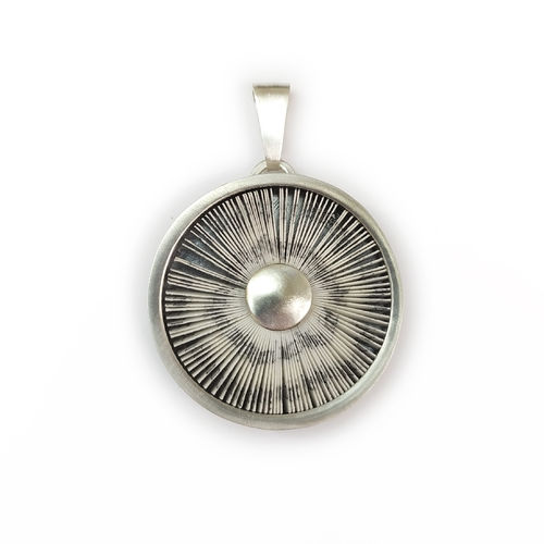 Literary pendant AUREOLE in silver setting 36 mm